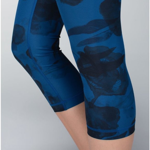 Lululemon Wunder Under Crop II *Full-On Luxtreme Jumbo Inky Floral 4 - Picture 6 of 16
